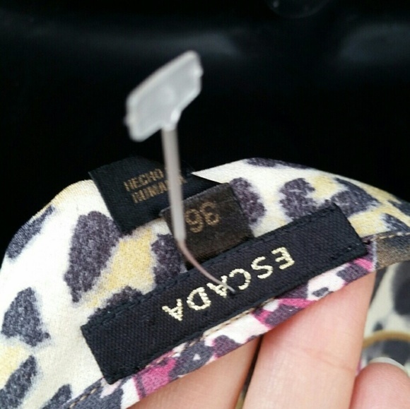 Super‎ Cute Escada top - Picture 4 of 4